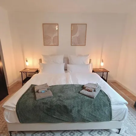 Bright And Central With 2 Beds Incl Workspace Apartment Bochum