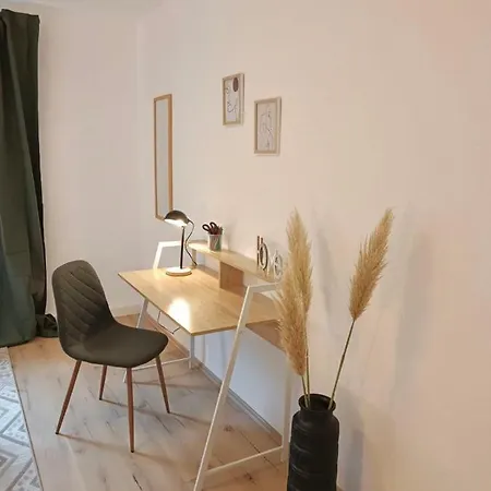 Bright And With 2 Beds Incl Workspace