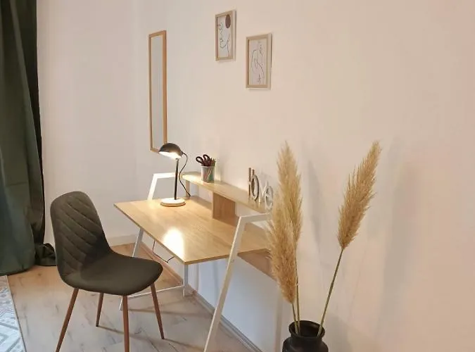 Bright And With 2 Beds Incl Workspace