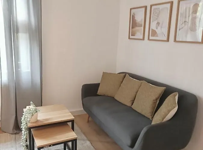 Bright And With 2 Beds Incl Workspace Bochum